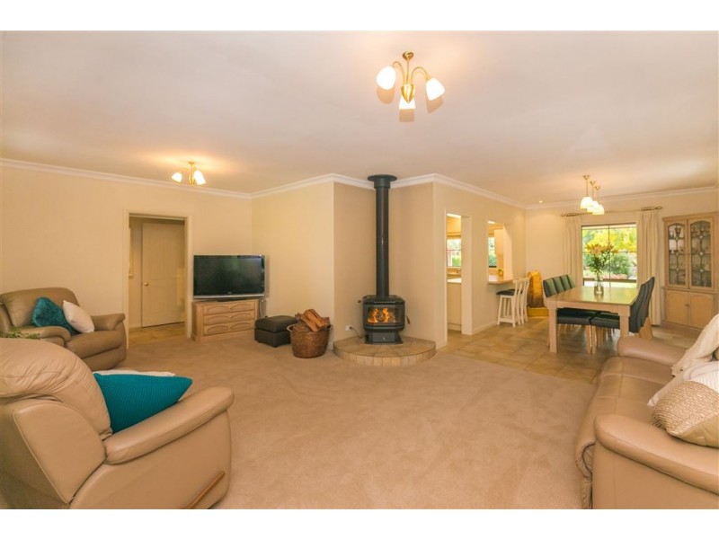 13 Victoria Street, Hahndorf SA 5245