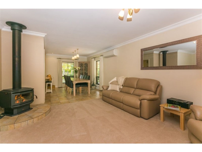 13 Victoria Street, Hahndorf SA 5245