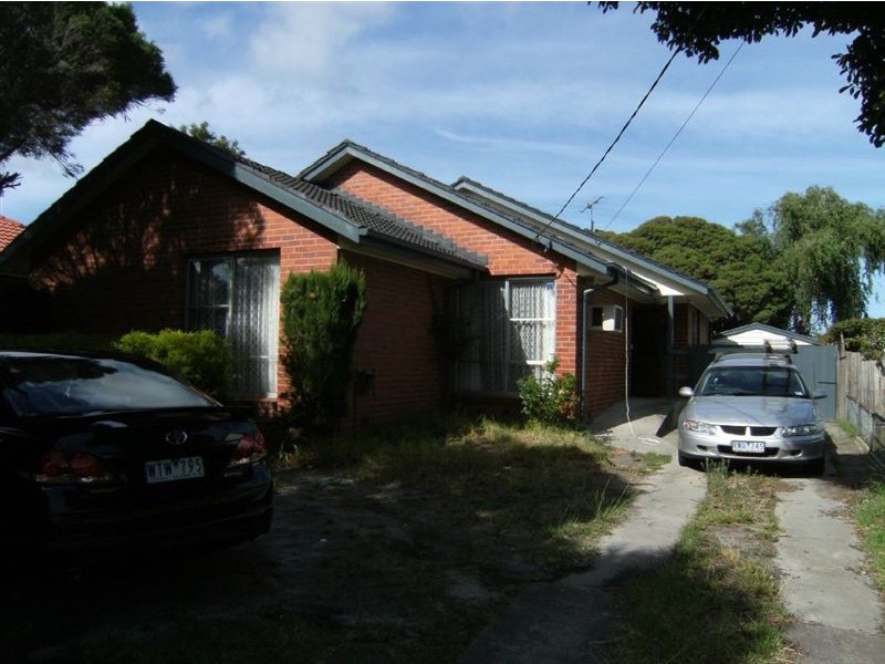 16 Rosemary Crescent, Frankston North VIC 3200