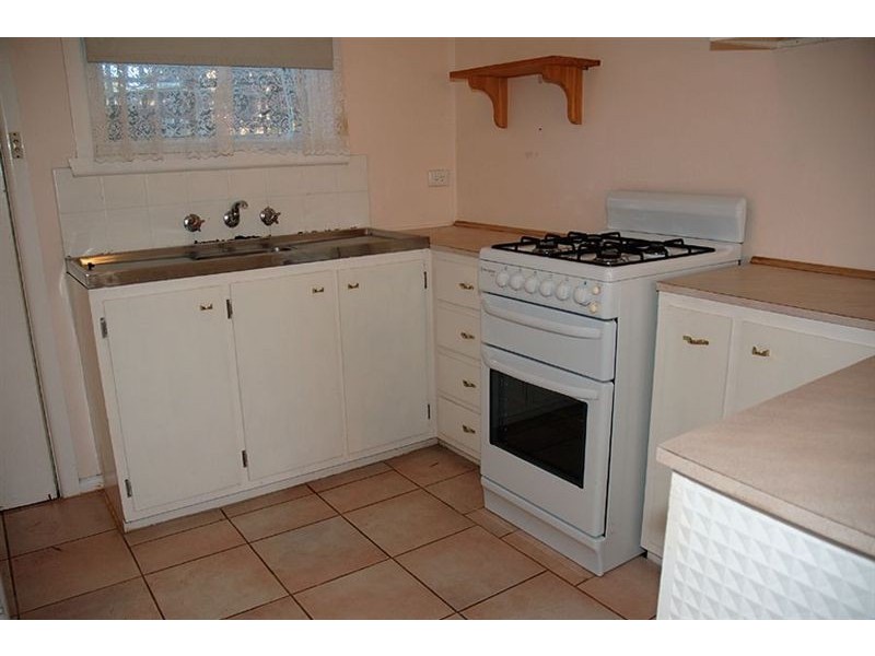 2/5 Waterman Place, Frankston VIC 3199