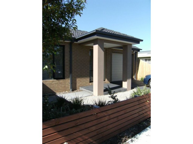 5 Redgdon  Court, Frankston VIC 3199