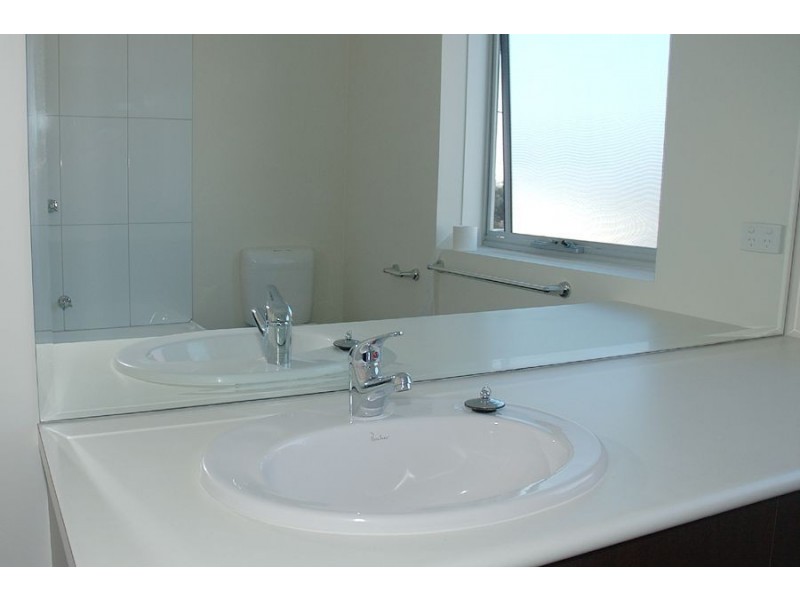 1/125-126 Nepean Highway, Frankston VIC 3199