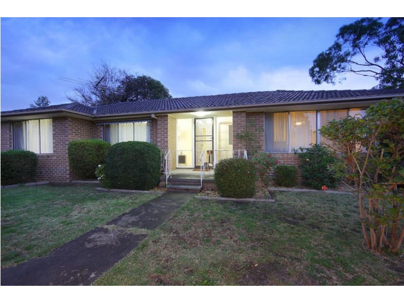 8 Almora Close, Frankston VIC 3199