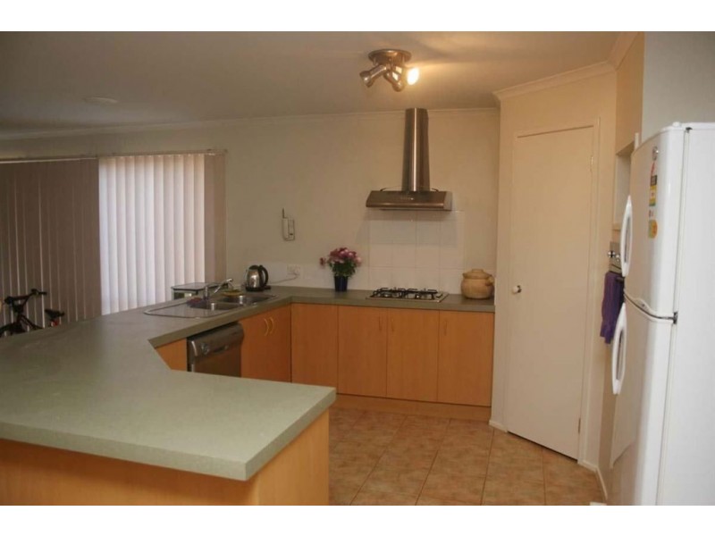 11 Kenmore  Court, Frankston VIC 3199