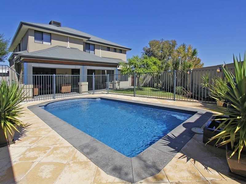 3 Orlando Avenue, Bibra Lake WA 6163