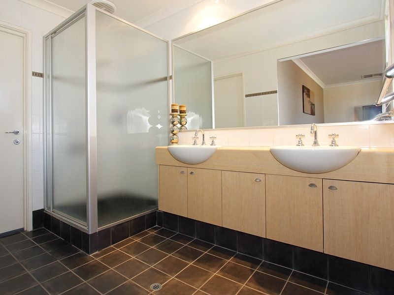 3 Orlando Avenue, Bibra Lake WA 6163