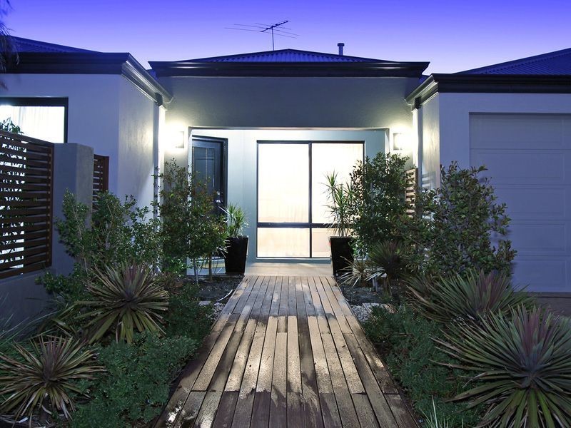 6 Lorne Avenue, Hammond Park WA 6164