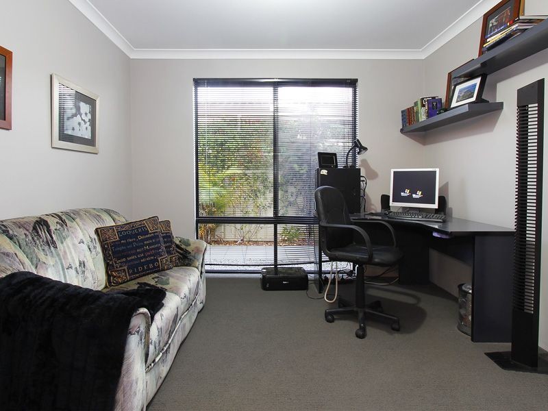 6 Lorne Avenue, Hammond Park WA 6164