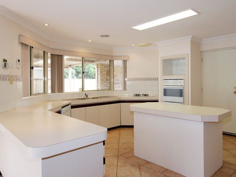 33 Lydon Boulevard, Atwell WA 6164