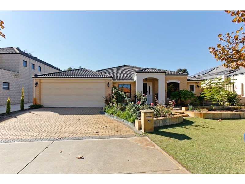 39 The Lakes Boulevard, Jandakot WA 6164