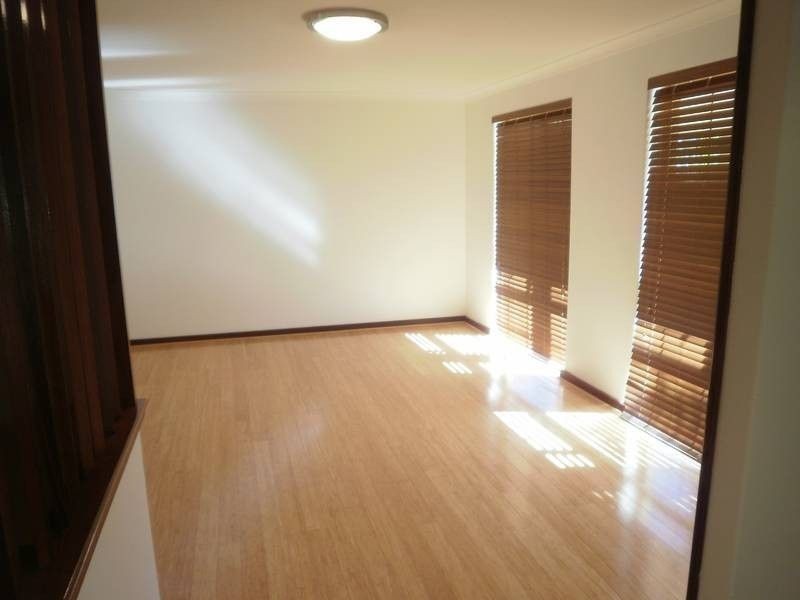 218 Foxton Drive, Oakford WA 6121