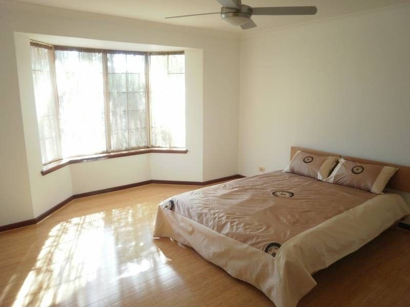 218 Foxton Drive, Oakford WA 6121