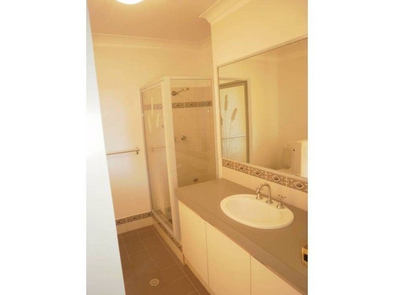 218 Foxton Drive, Oakford WA 6121