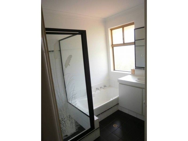 218 Foxton Drive, Oakford WA 6121