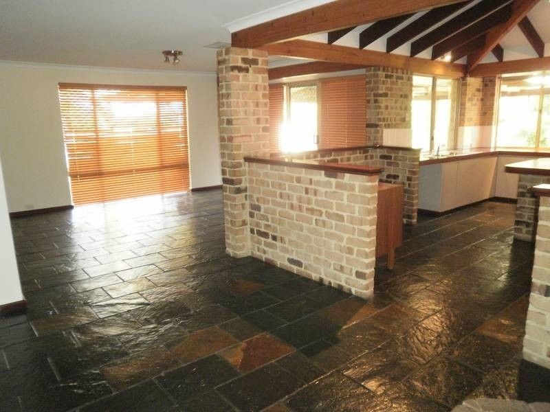 218 Foxton Drive, Oakford WA 6121