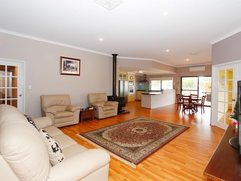 30 Gallagher Way, Cardup WA 6122