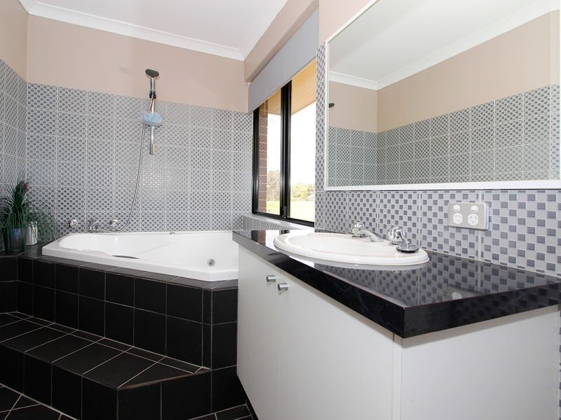 30 Gallagher Way, Cardup WA 6122