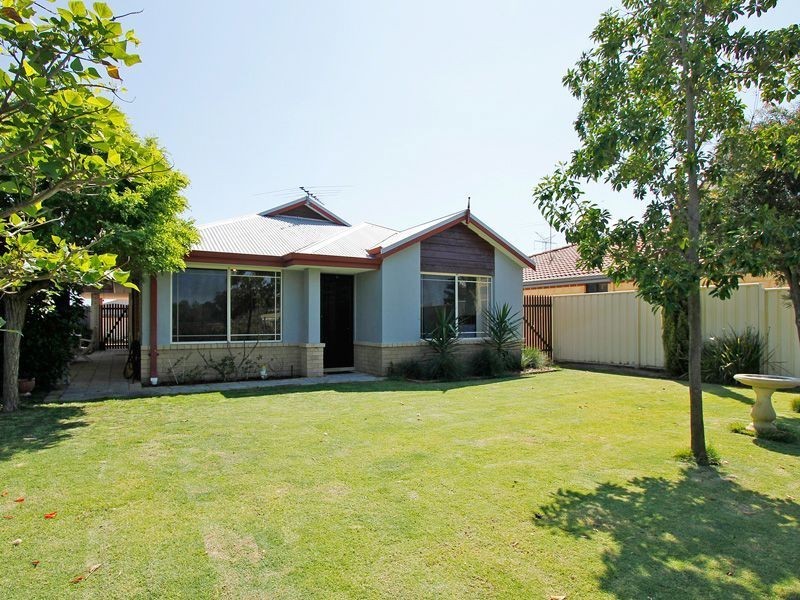 8 Arno Lane, Success WA 6164