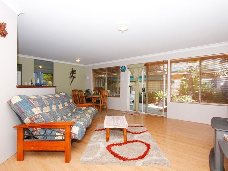 8 Arno Lane, Success WA 6164