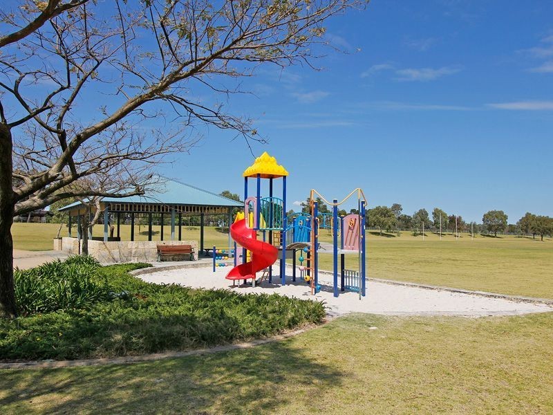 8 Arno Lane, Success WA 6164