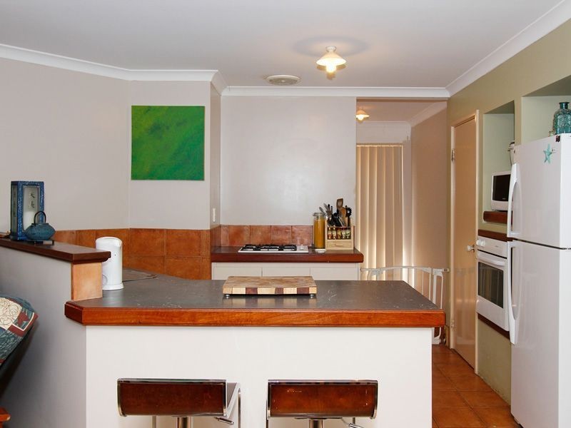 8 Arno Lane, Success WA 6164