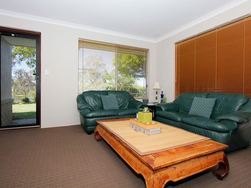 8 Arno Lane, Success WA 6164