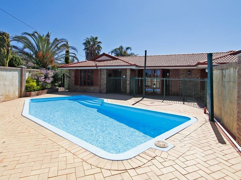 16 Hanlin Way, Samson WA 6163