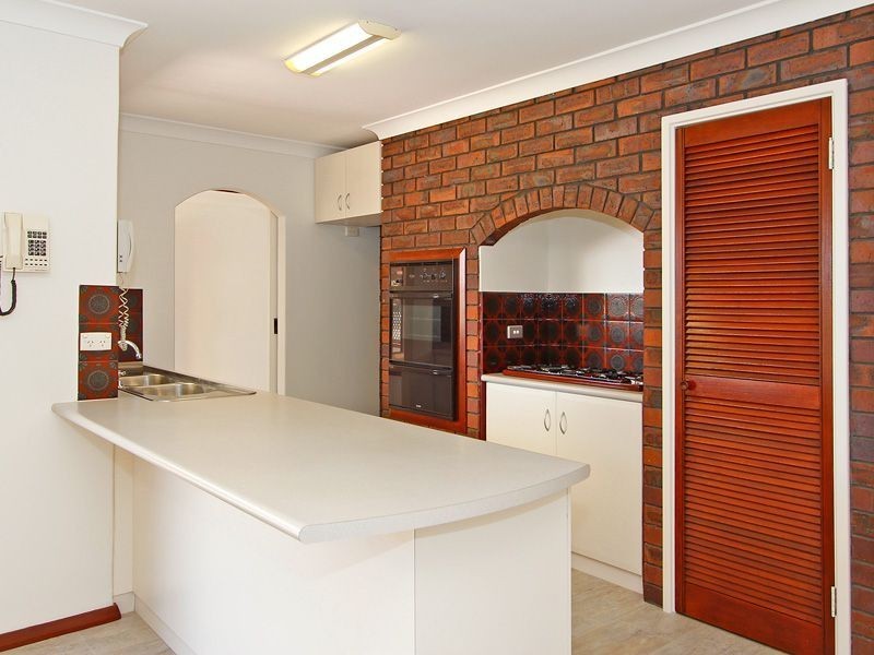 16 Hanlin Way, Samson WA 6163