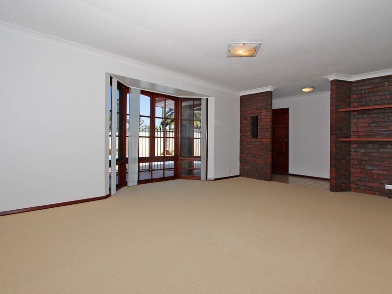 16 Hanlin Way, Samson WA 6163