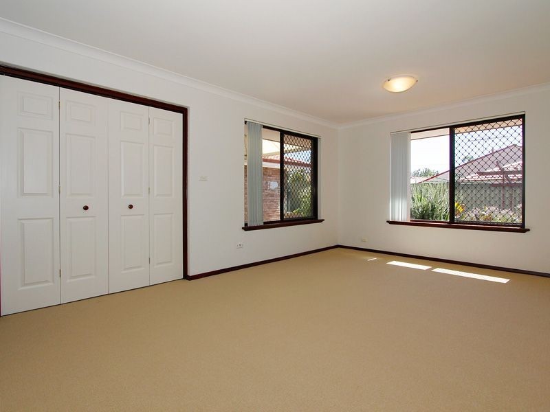 16 Hanlin Way, Samson WA 6163