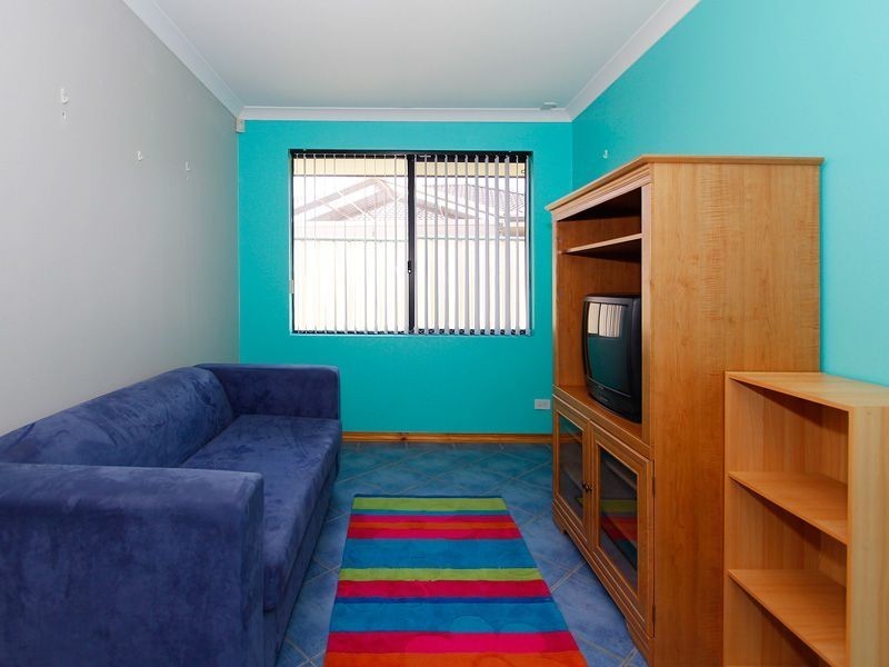 73 Baningan Avenue, Success WA 6164