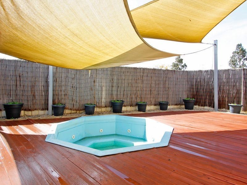 73 Baningan Avenue, Success WA 6164