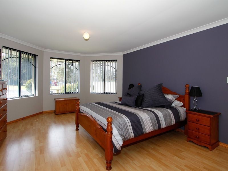 73 Baningan Avenue, Success WA 6164