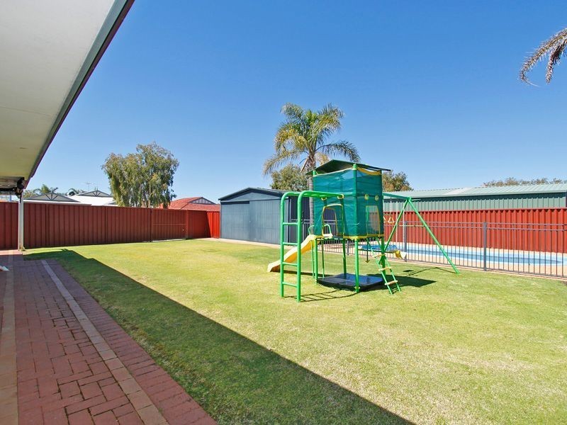 10 Tourner Retreat, Atwell WA 6164
