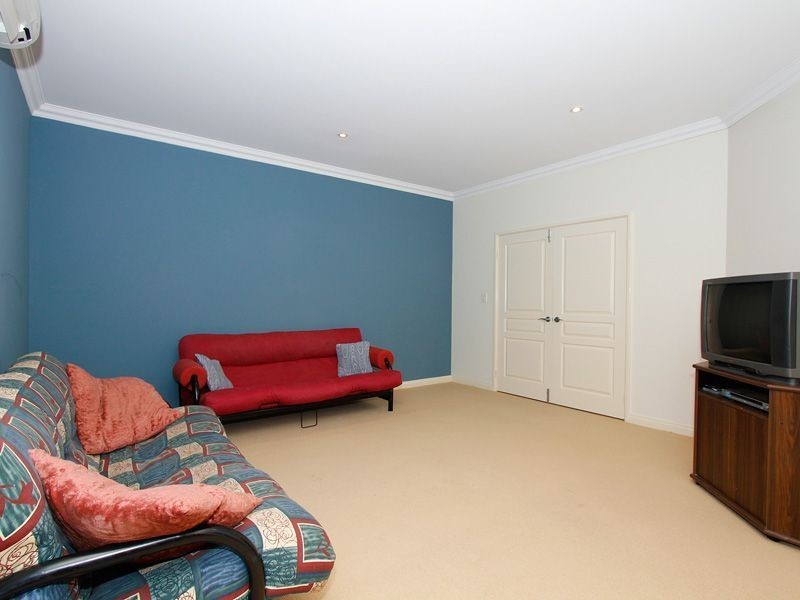 6 Sinagra Way, Yangebup WA 6164