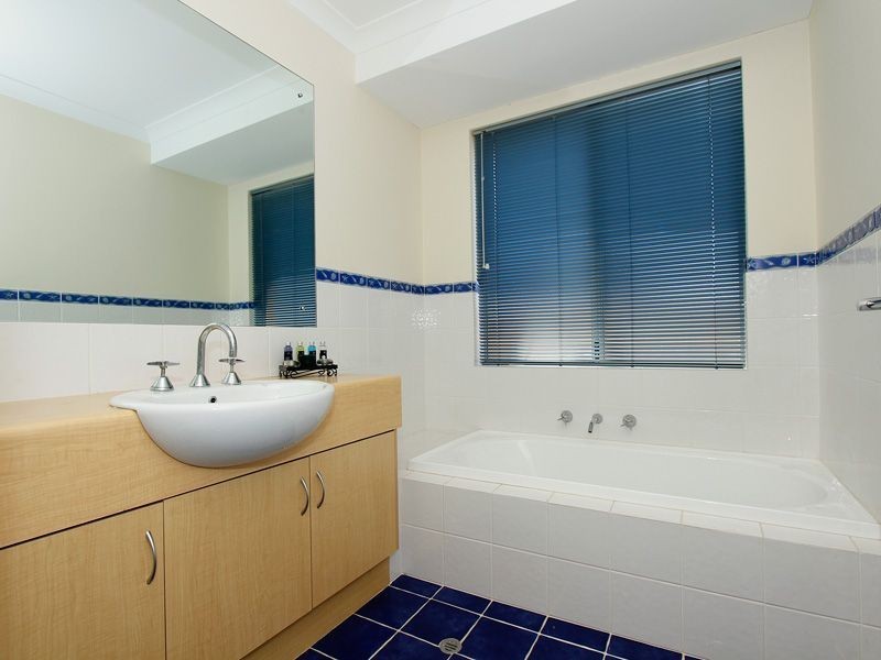 6 Sinagra Way, Yangebup WA 6164