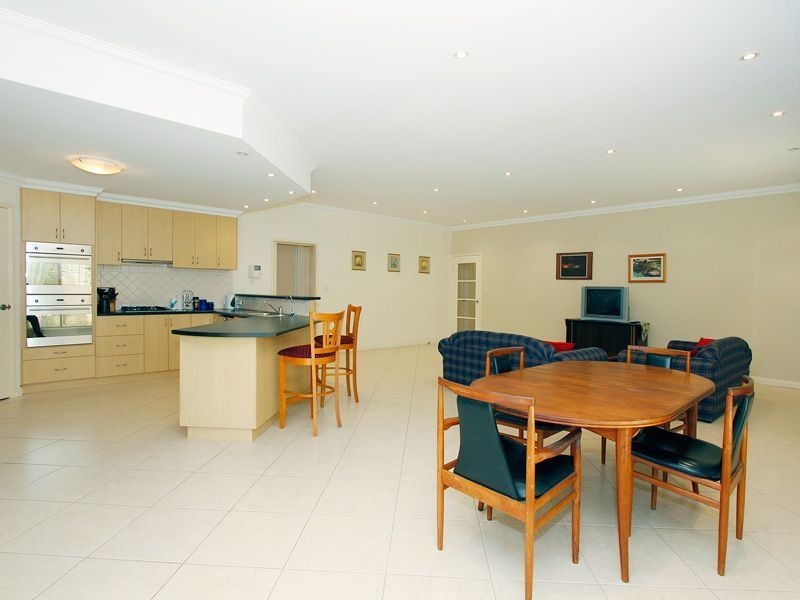 6 Sinagra Way, Yangebup WA 6164