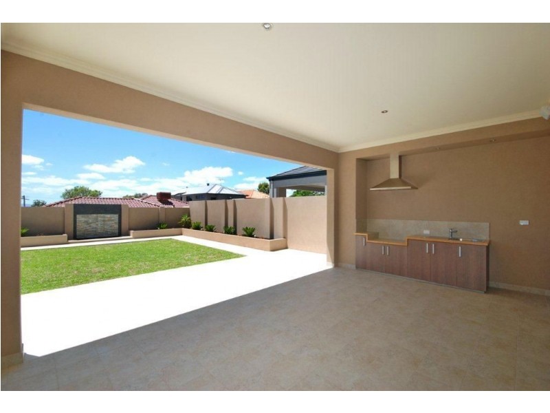 18B McCallum Crescent, Ardross WA 6153