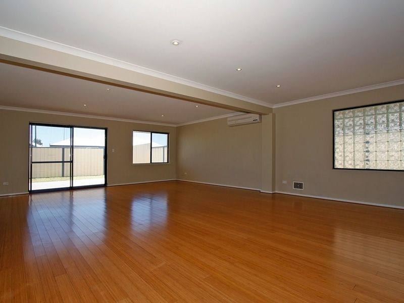 1/18 Lagrange Street, Success WA 6164