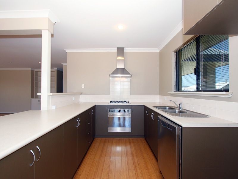 1/18 Lagrange Street, Success WA 6164