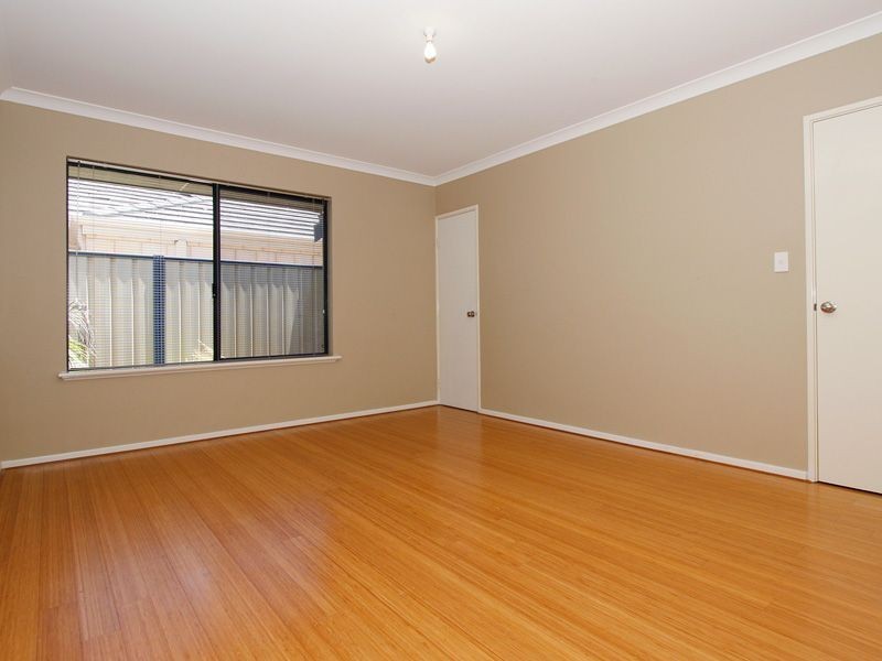 1/18 Lagrange Street, Success WA 6164