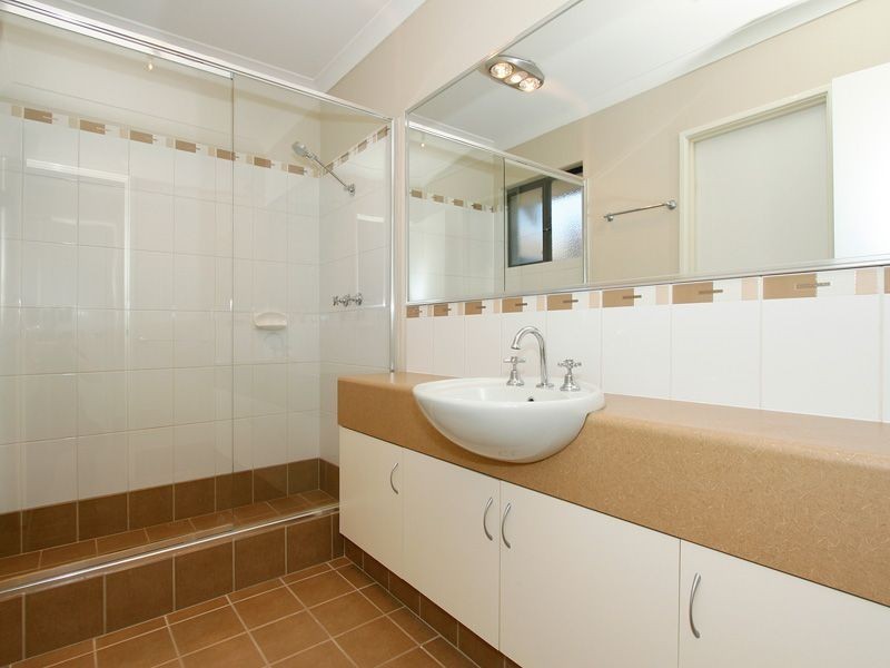 1/18 Lagrange Street, Success WA 6164