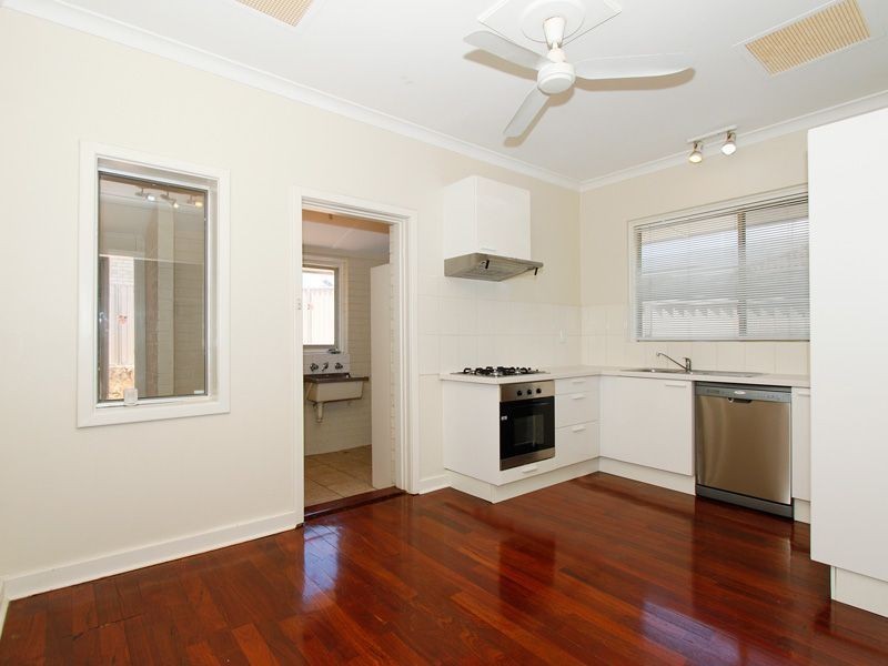 16 Lockett Street, Coolbellup WA 6163