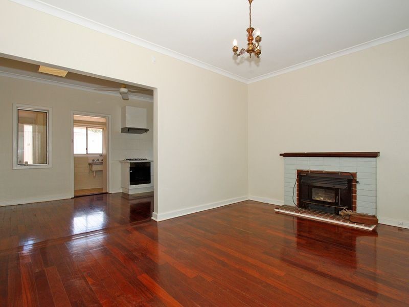16 Lockett Street, Coolbellup WA 6163