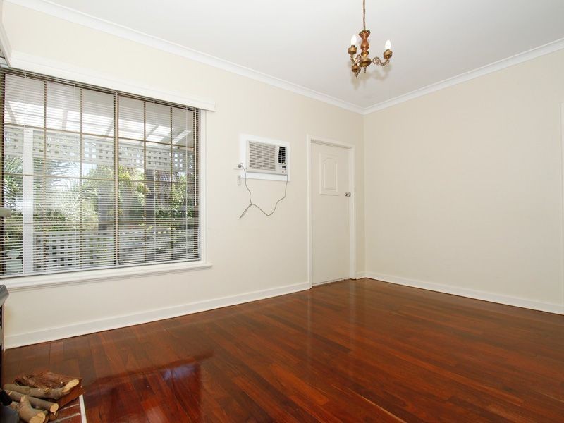 16 Lockett Street, Coolbellup WA 6163