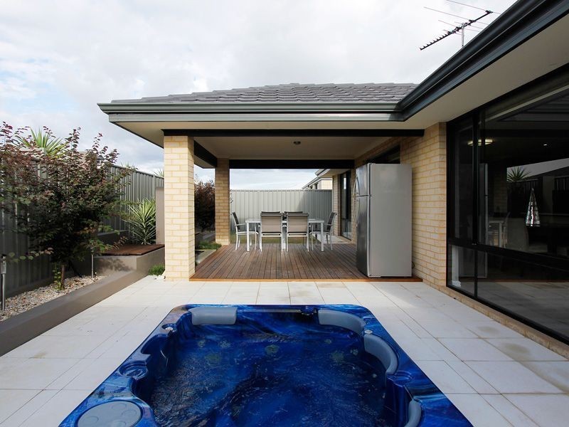 18 Humboldt Entrance, Aubin Grove WA 6164