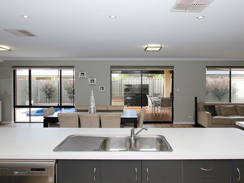 18 Humboldt Entrance, Aubin Grove WA 6164