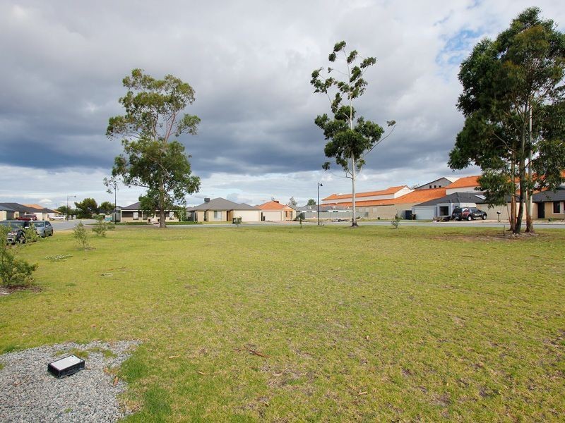 18 Humboldt Entrance, Aubin Grove WA 6164