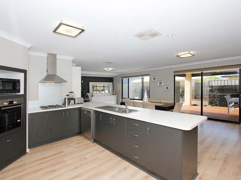 18 Humboldt Entrance, Aubin Grove WA 6164