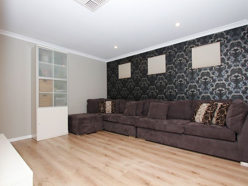 18 Humboldt Entrance, Aubin Grove WA 6164
